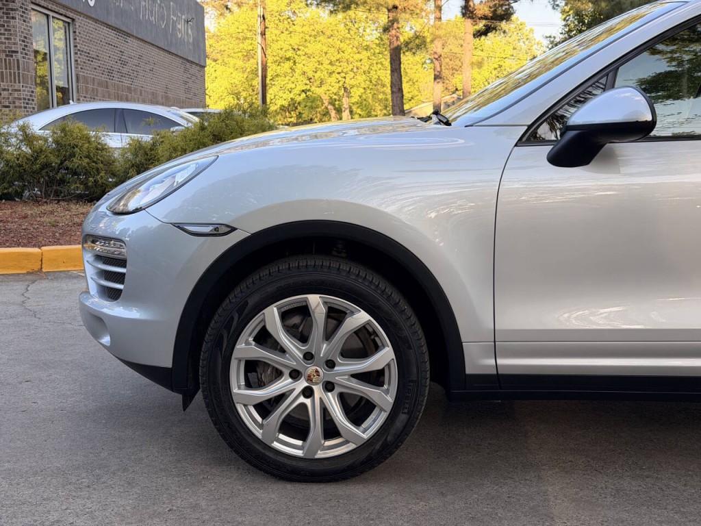 2012 Porsche Cayenne Image 12