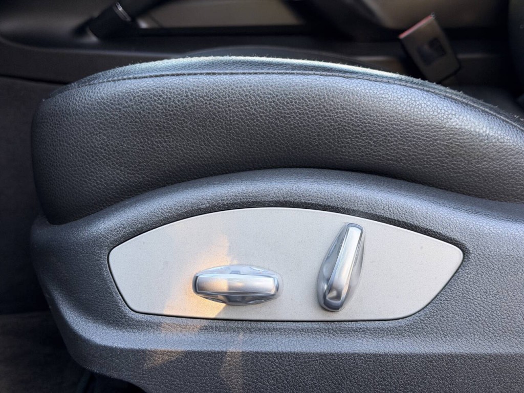 2012 Porsche Cayenne Image 17