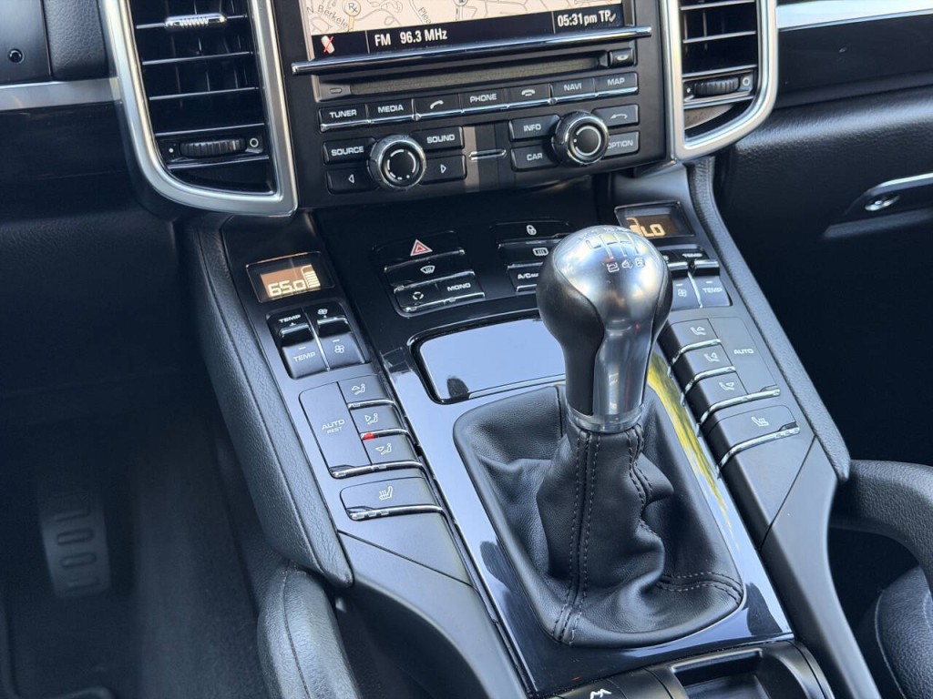 2012 Porsche Cayenne Image 43