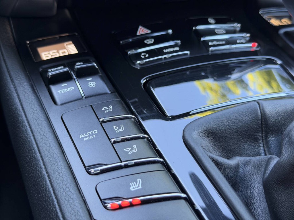 2012 Porsche Cayenne Image 44