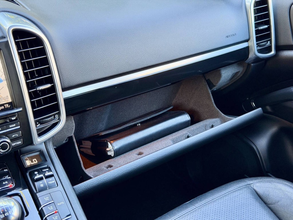 2012 Porsche Cayenne Image 46