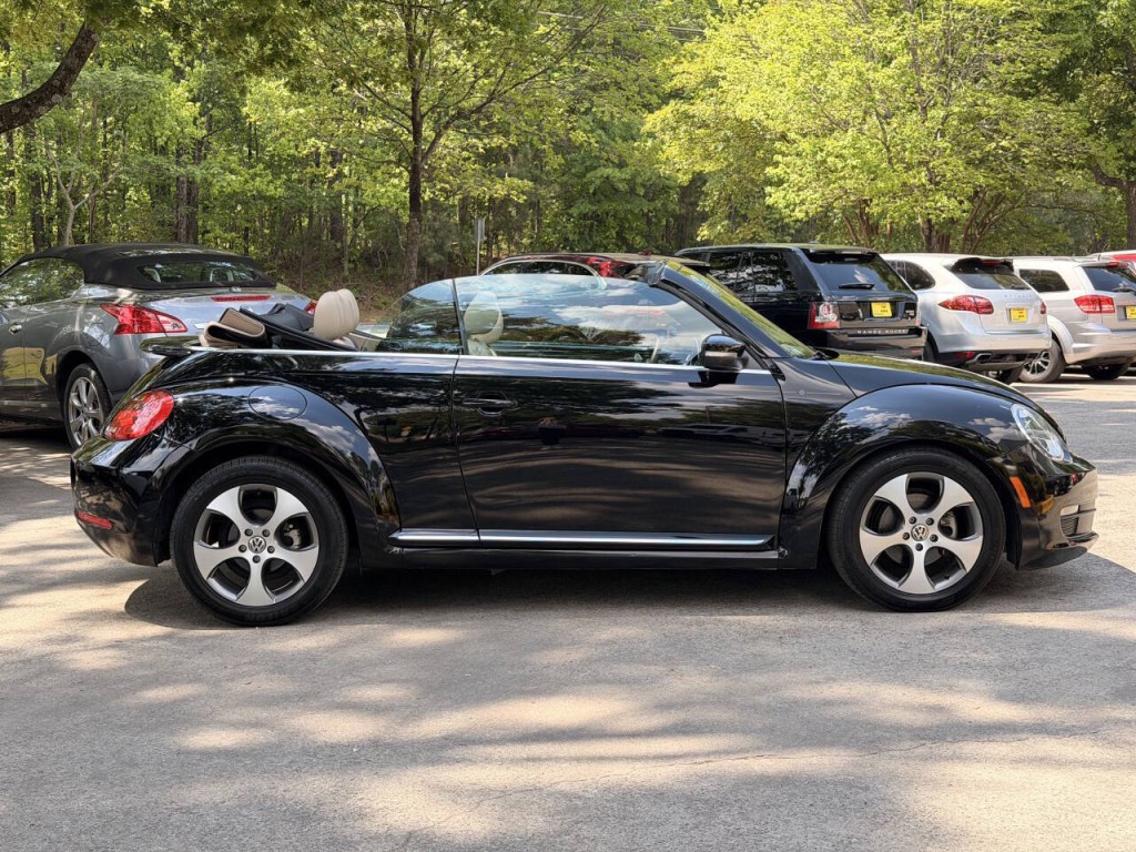 2015 Volkswagen Beetle Image 4
