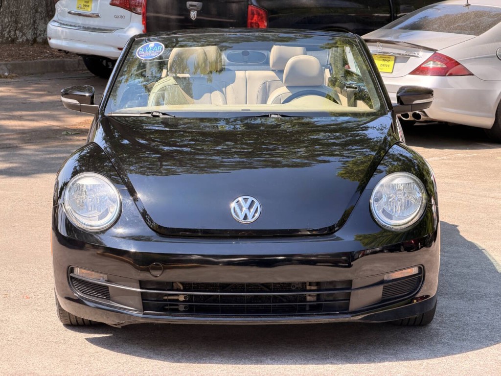2015 Volkswagen Beetle Image 8