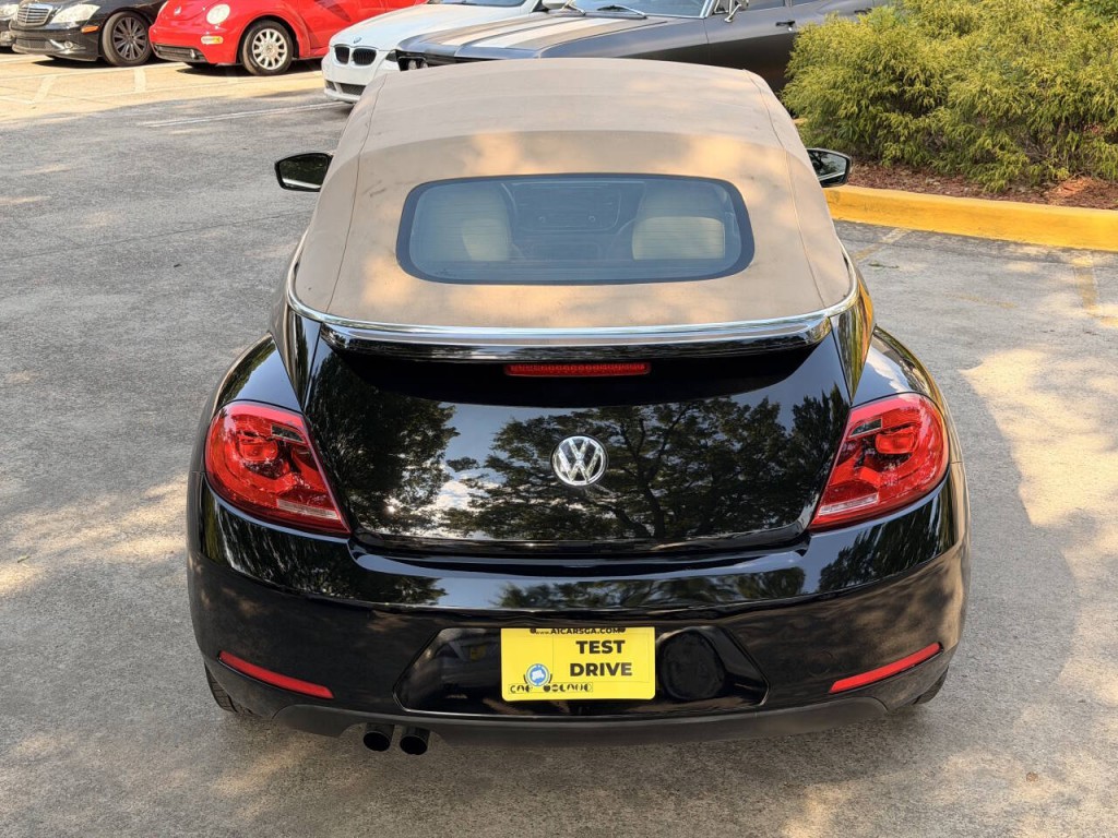 2015 Volkswagen Beetle Image 16