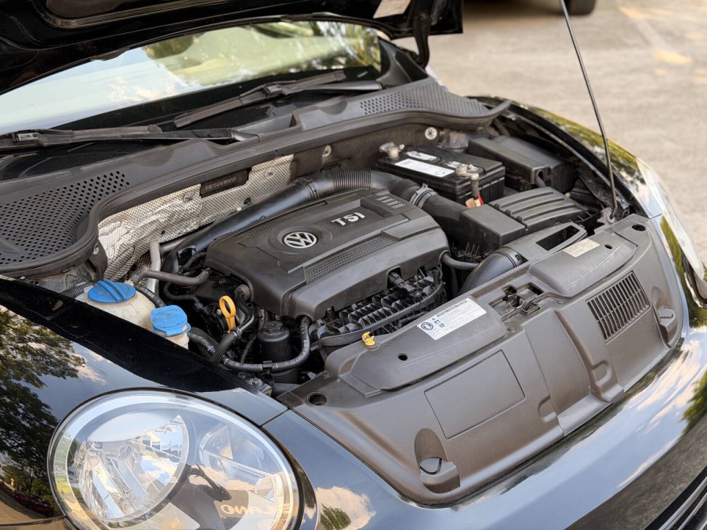 2015 Volkswagen Beetle Image 18