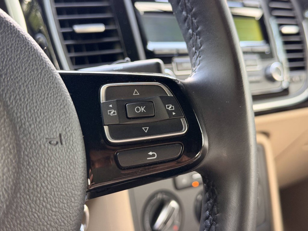 2015 Volkswagen Beetle Image 40