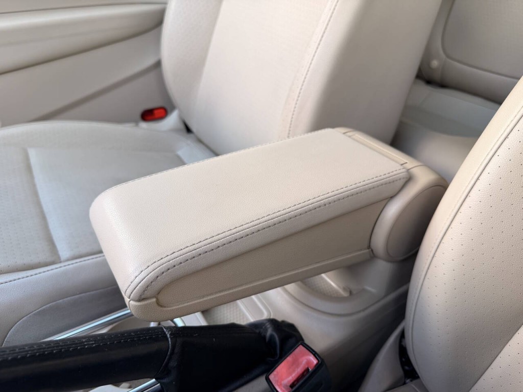 2015 Volkswagen Beetle Image 44