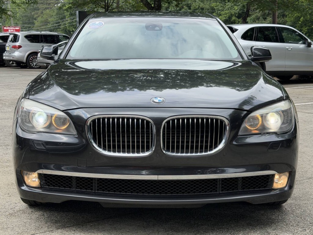 2010 BMW 7 Series Image 13