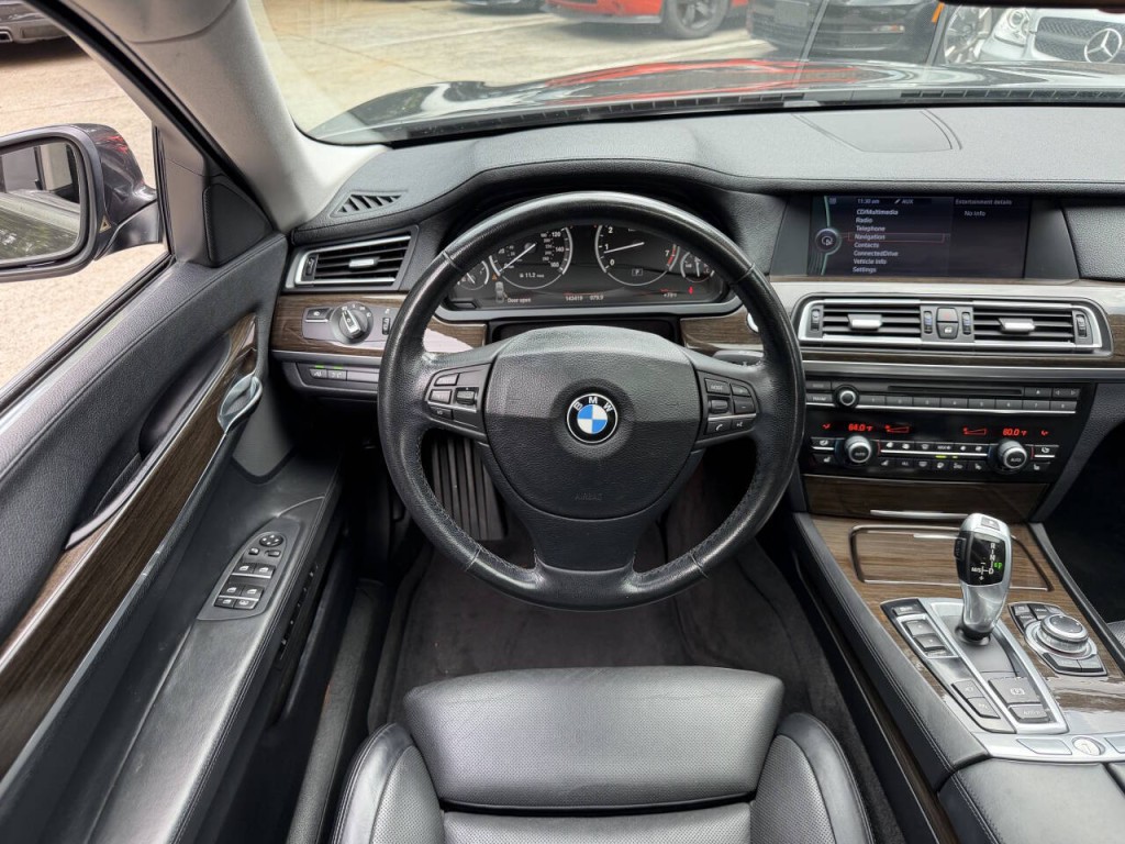 2010 BMW 7 Series Image 21