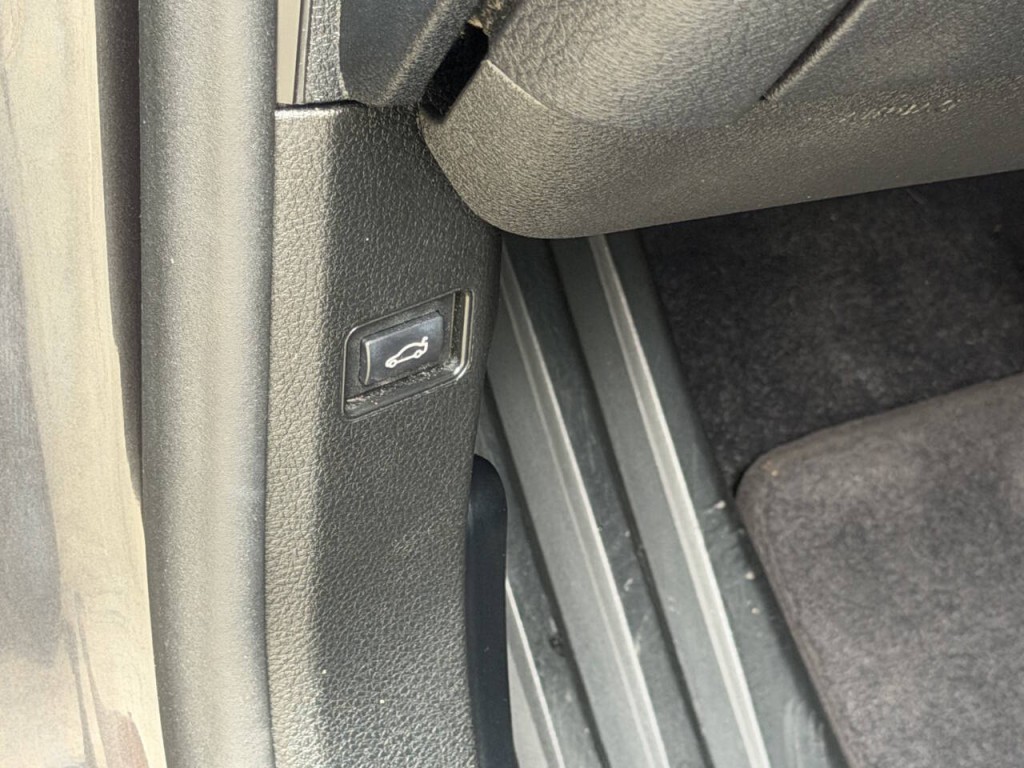 2010 BMW 7 Series Image 27