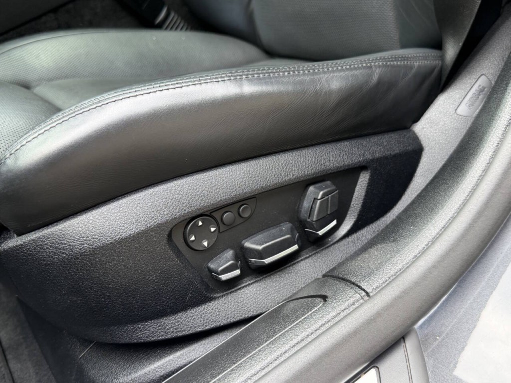 2010 BMW 7 Series Image 40