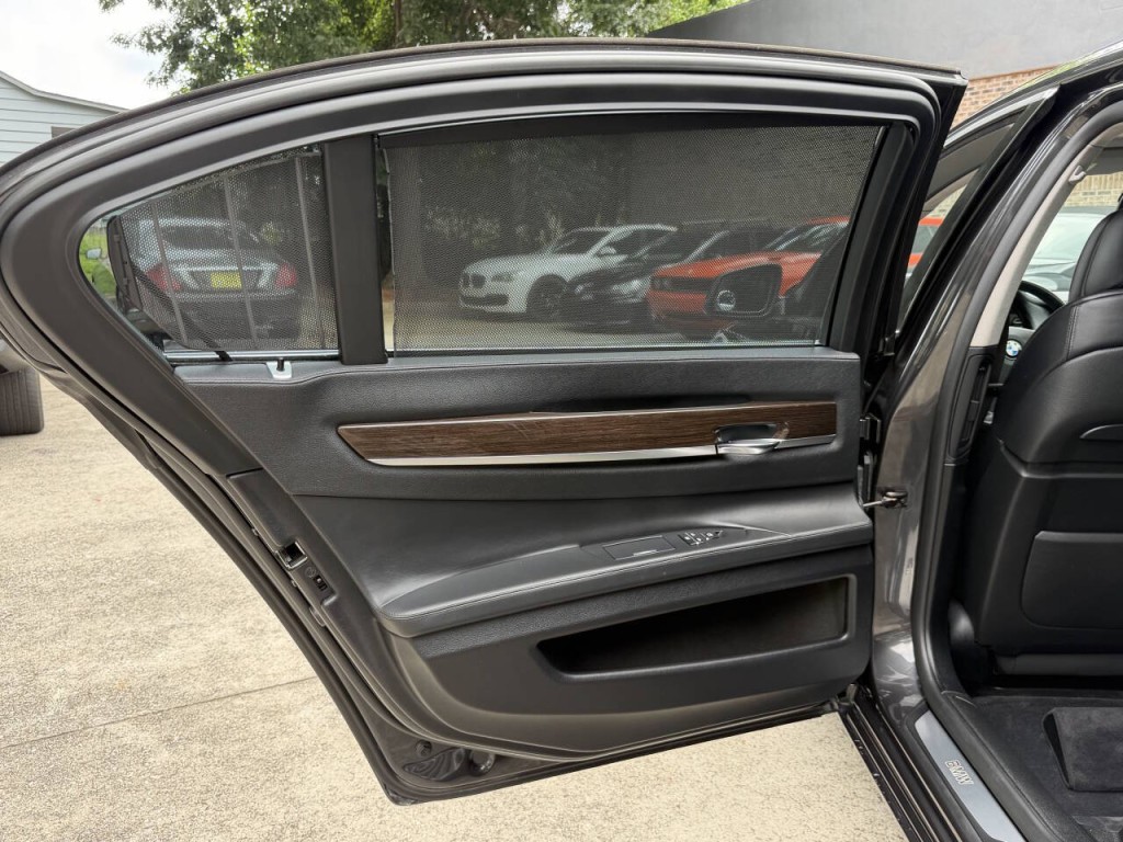 2010 BMW 7 Series Image 44