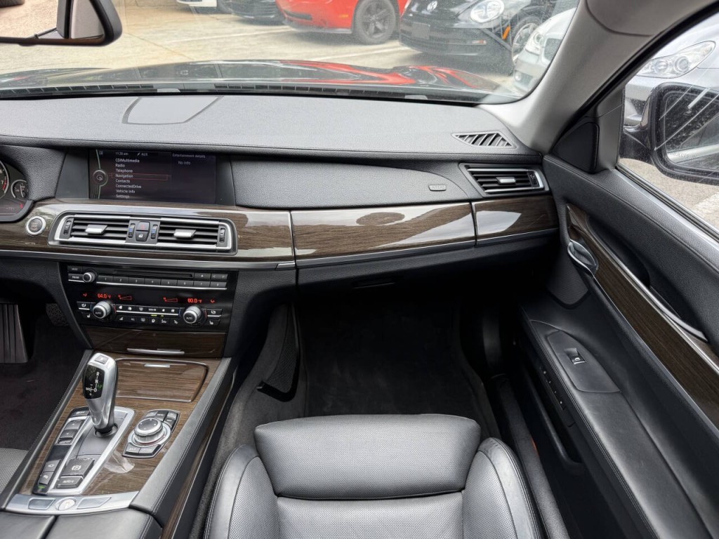 2010 BMW 7 Series Image 54