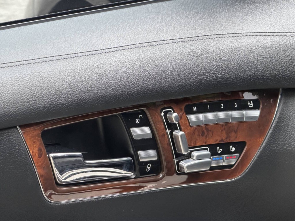 2011 Mercedes-Benz CL-Class Image 28