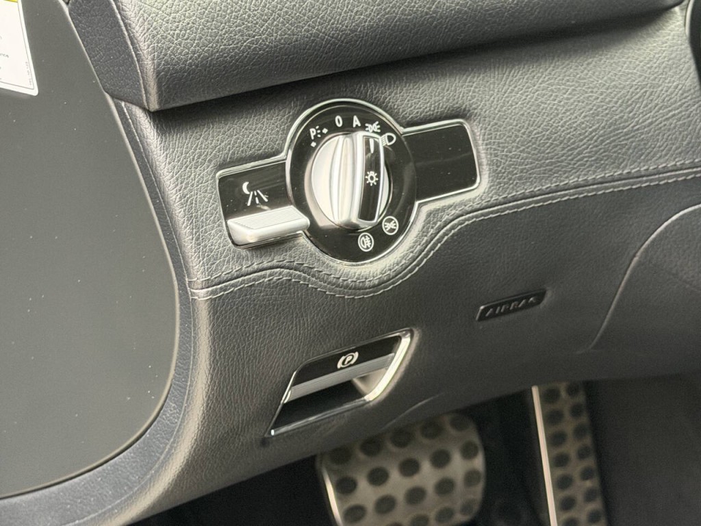 2011 Mercedes-Benz CL-Class Image 31