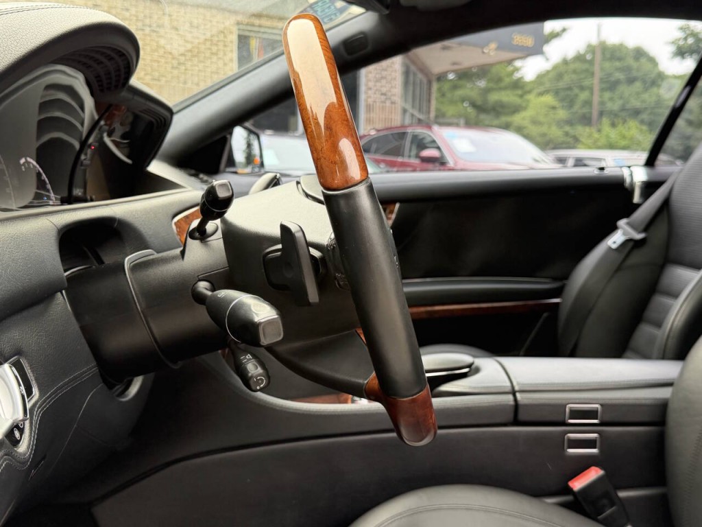 2011 Mercedes-Benz CL-Class Image 32