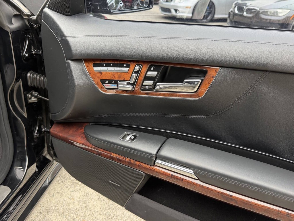2011 Mercedes-Benz CL-Class Image 38