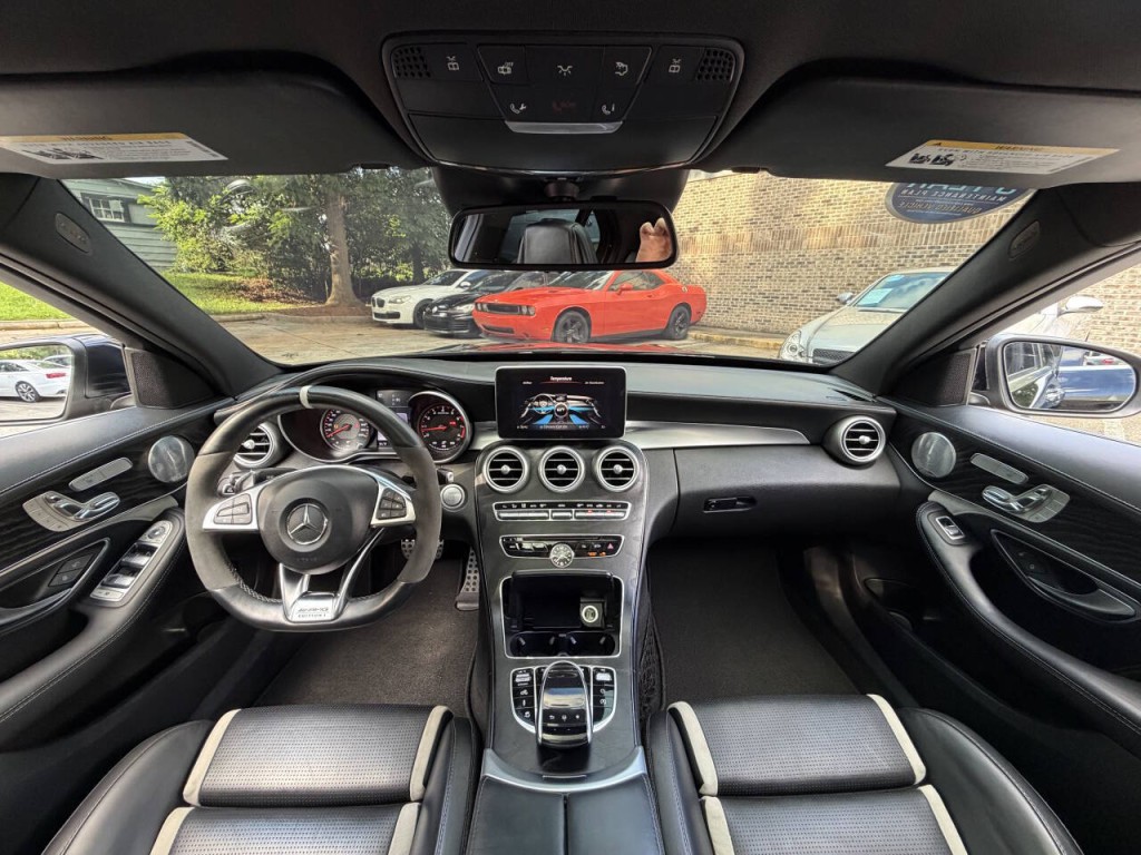 2016 Mercedes-Benz C-Class Image 3