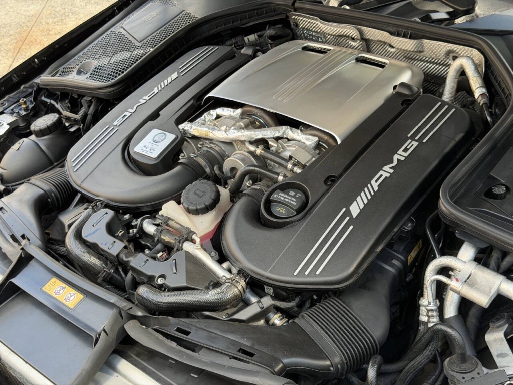 2016 Mercedes-Benz C-Class Image 9