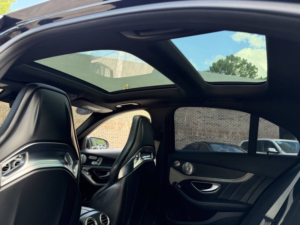 2016 Mercedes-Benz C-Class Image 14