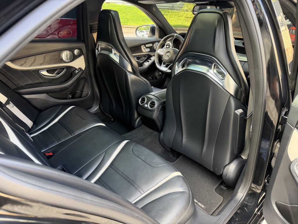 2016 Mercedes-Benz C-Class Image 16