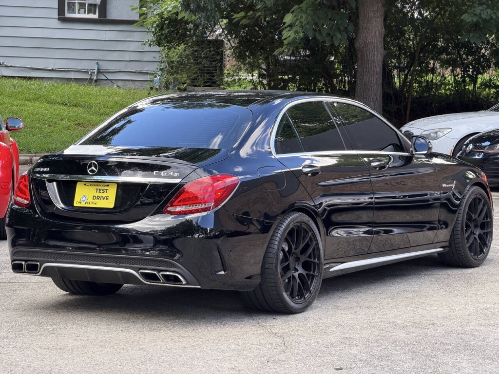 2016 Mercedes-Benz C-Class Image 19