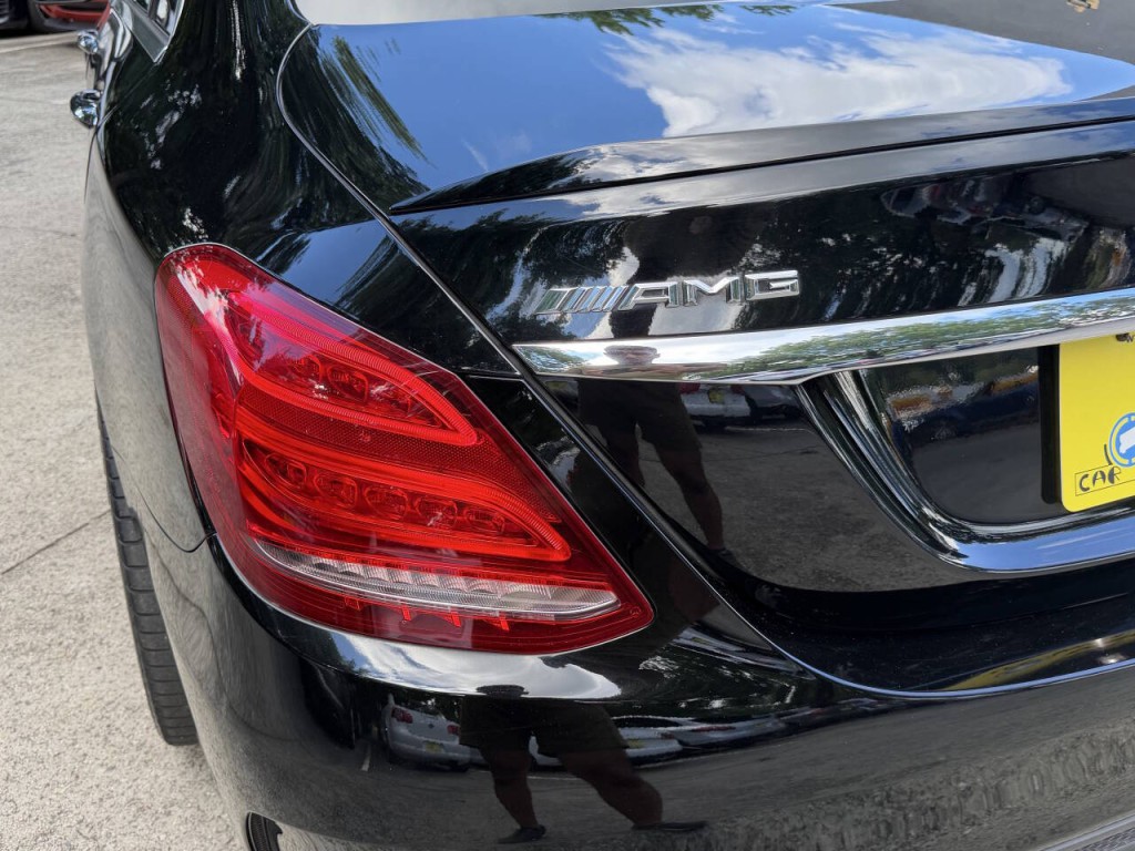 2016 Mercedes-Benz C-Class Image 26