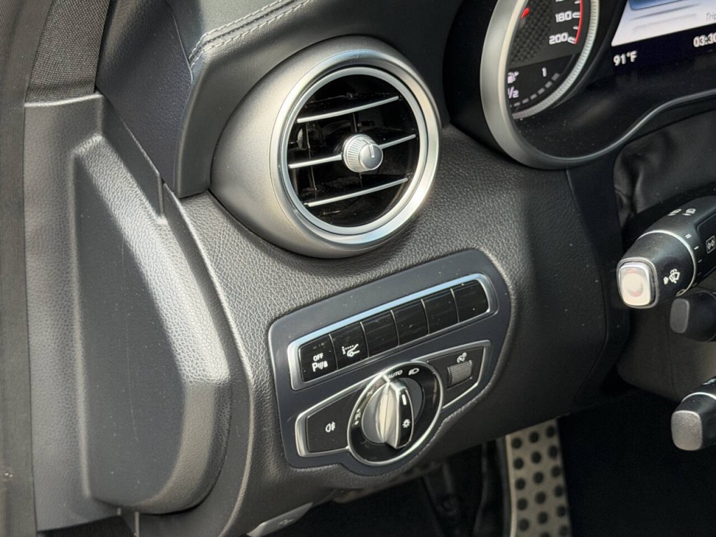 2016 Mercedes-Benz C-Class Image 31