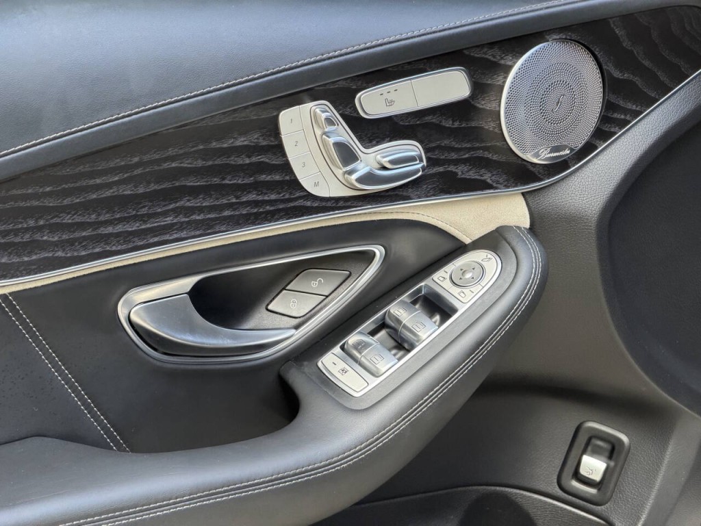 2016 Mercedes-Benz C-Class Image 33