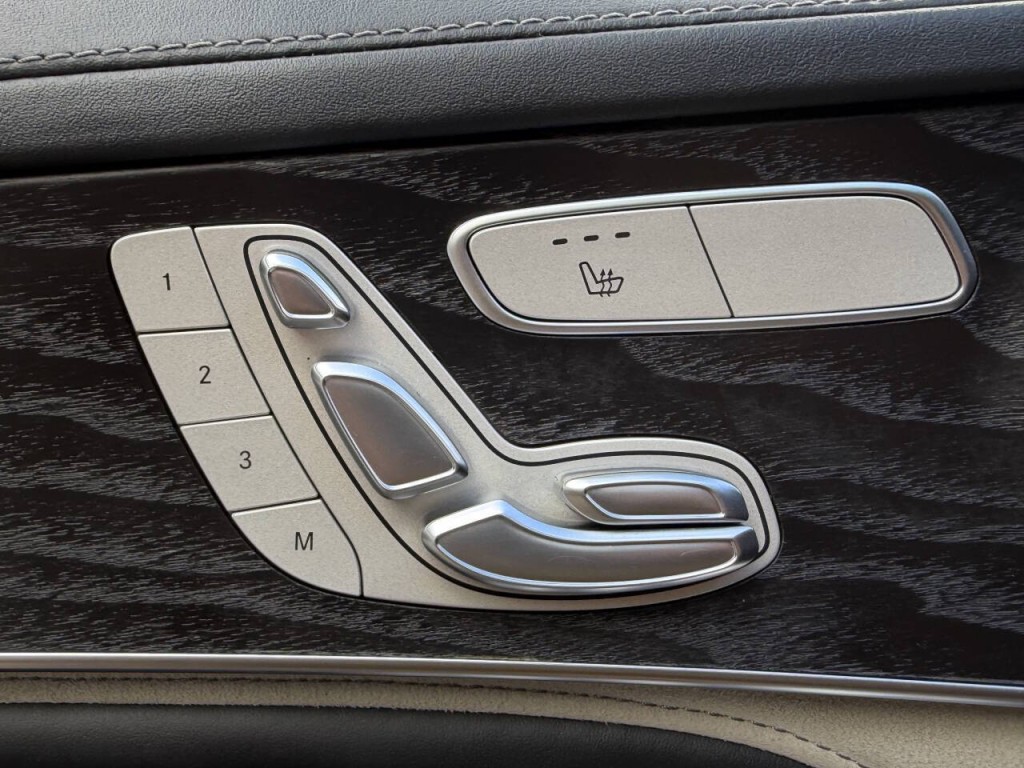 2016 Mercedes-Benz C-Class Image 39