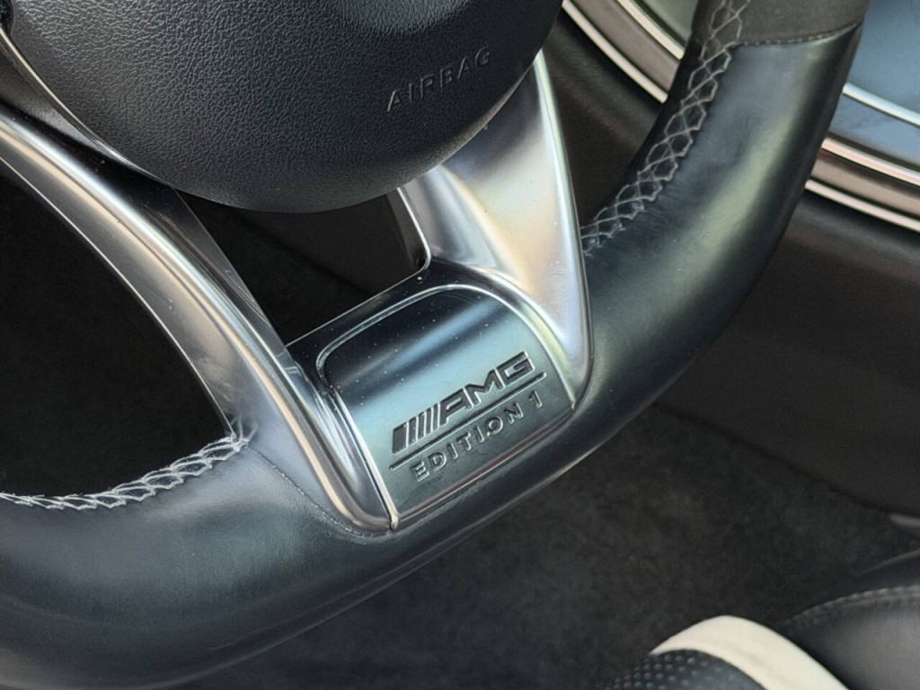 2016 Mercedes-Benz C-Class Image 40