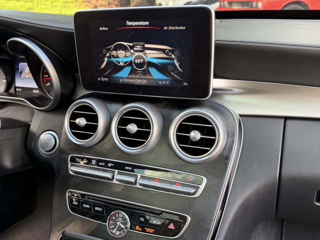 2016 Mercedes-Benz C-Class Image 46