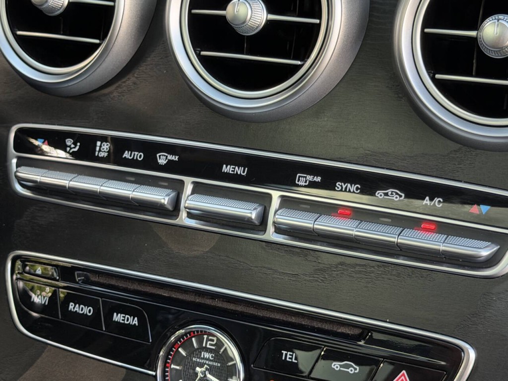 2016 Mercedes-Benz C-Class Image 47