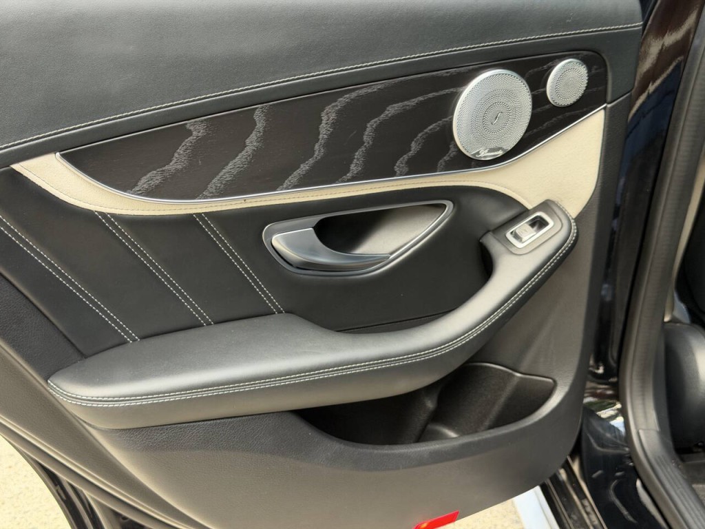 2016 Mercedes-Benz C-Class Image 59