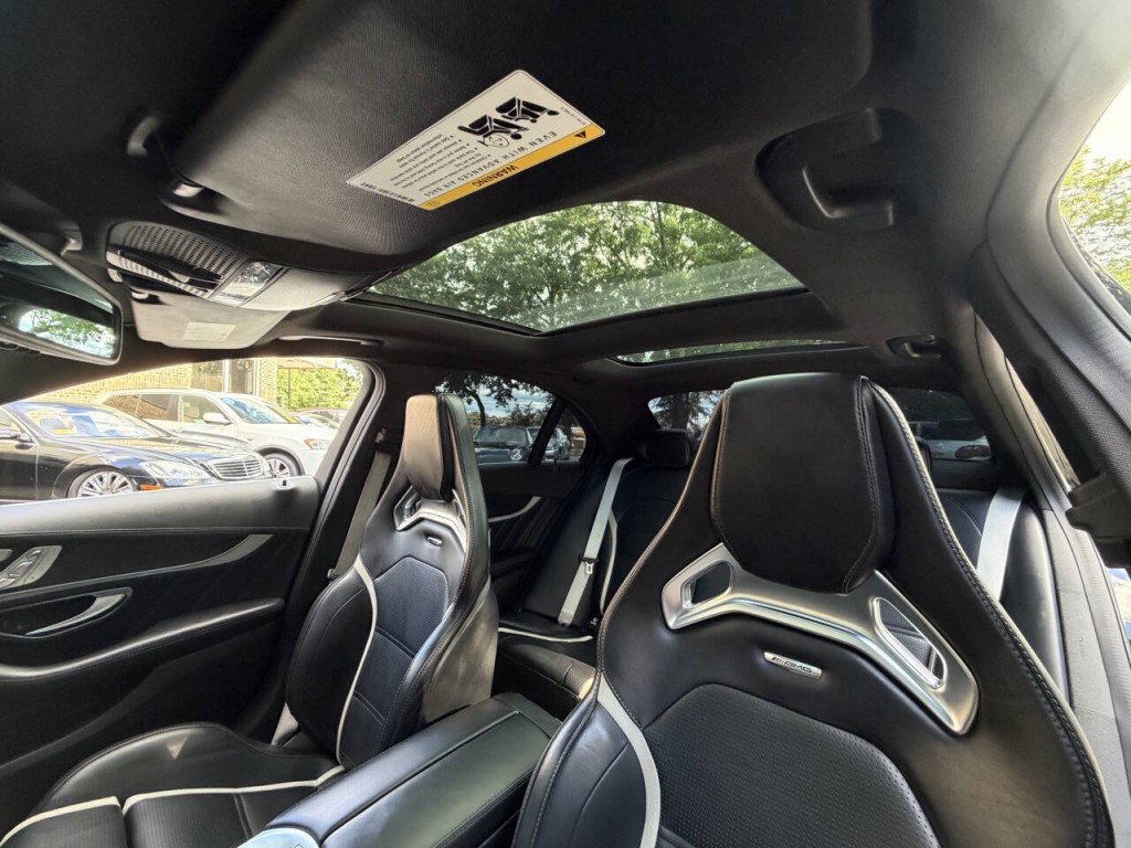 2016 Mercedes-Benz C-Class Image 60