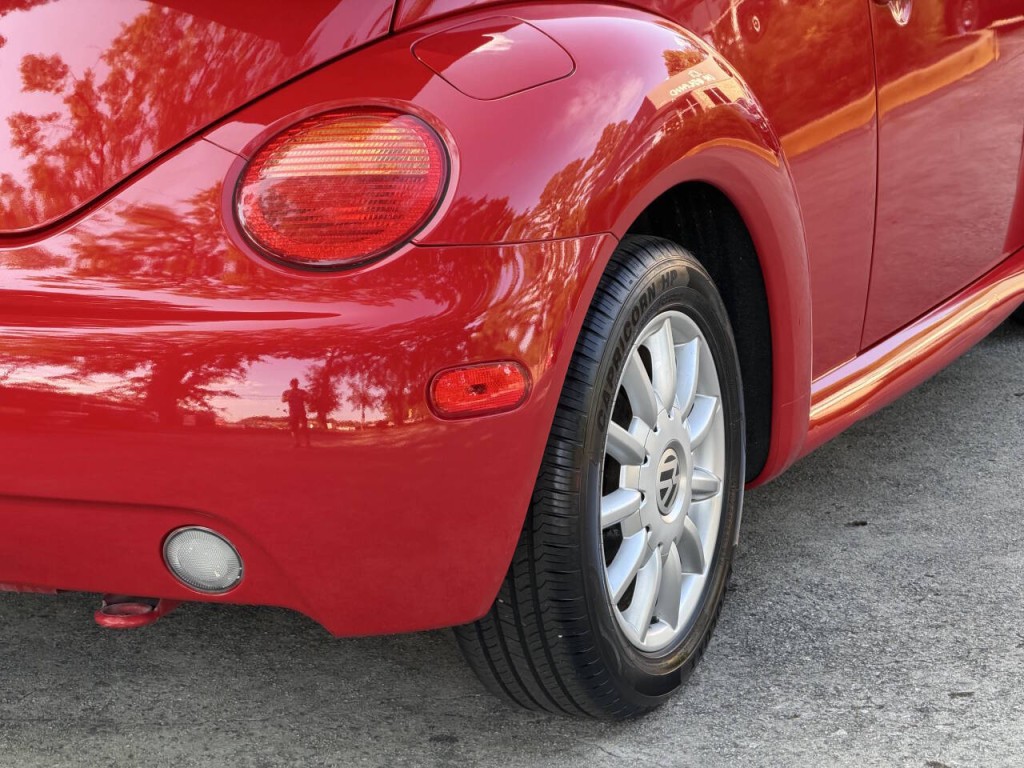 2005 Volkswagen Beetle Image 4
