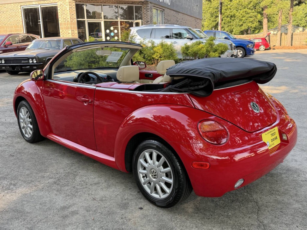 2005 Volkswagen Beetle Image 11