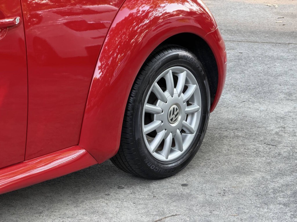 2005 Volkswagen Beetle Image 14