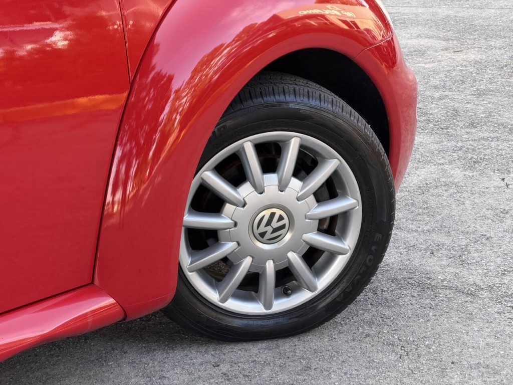 2005 Volkswagen Beetle Image 17