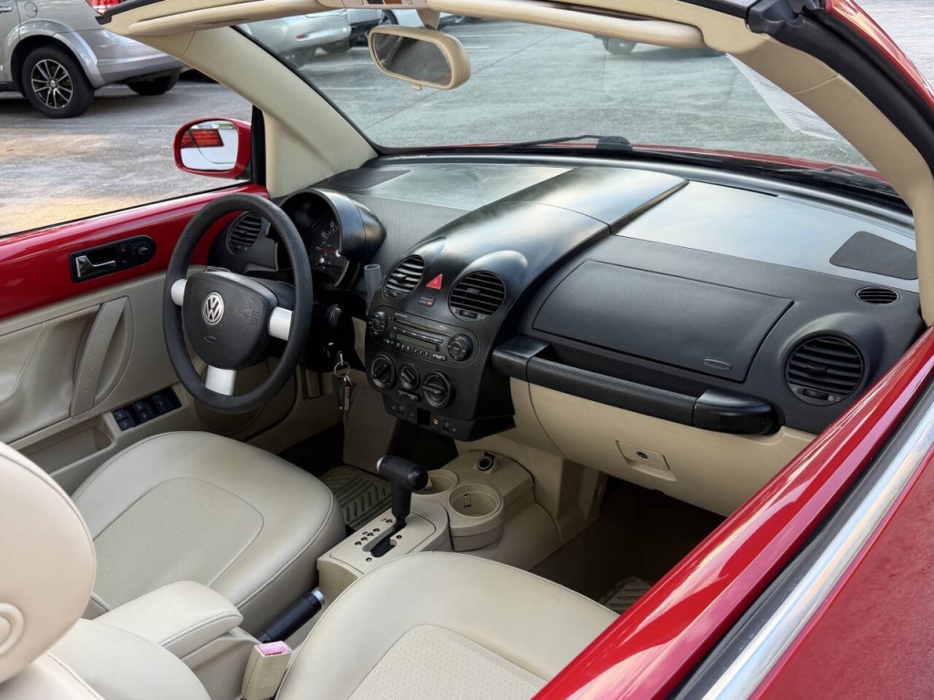 2005 Volkswagen Beetle Image 20