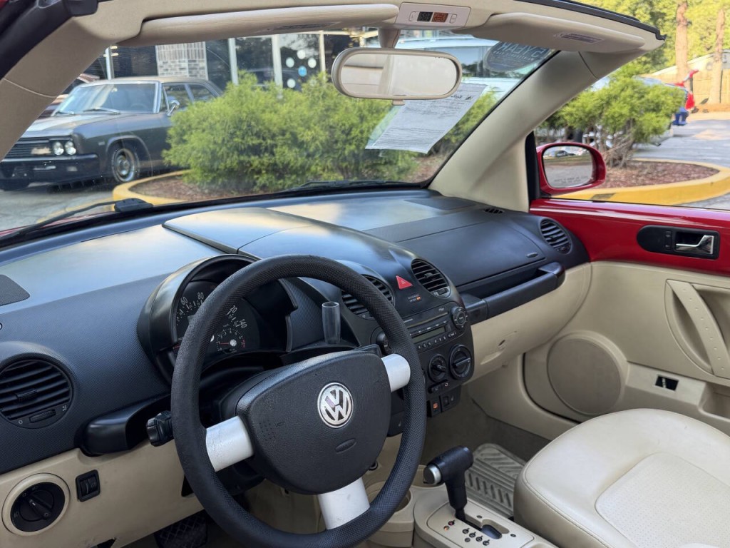 2005 Volkswagen Beetle Image 23
