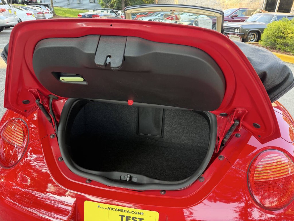 2005 Volkswagen Beetle Image 29