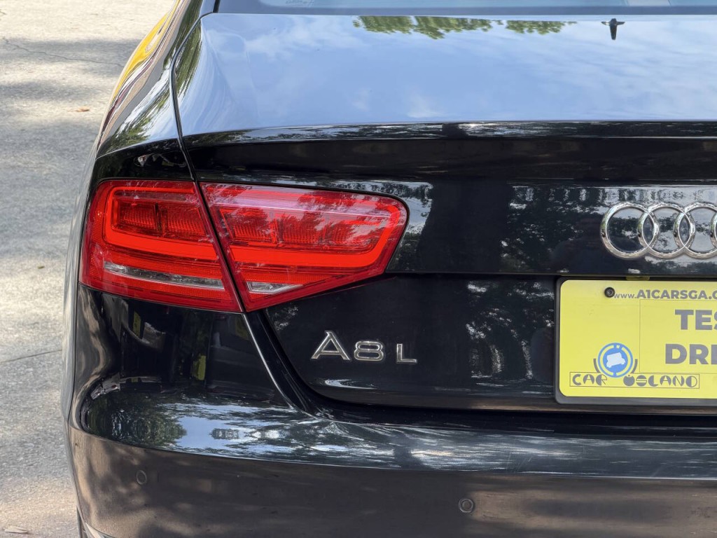 2012 Audi A8 Image 7