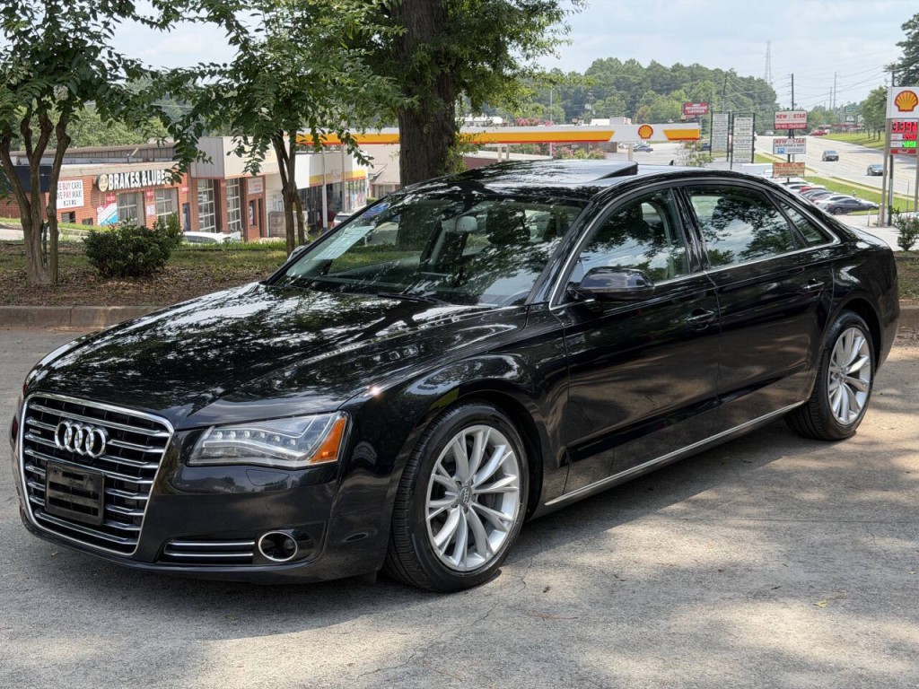 2012 Audi A8 Image 8