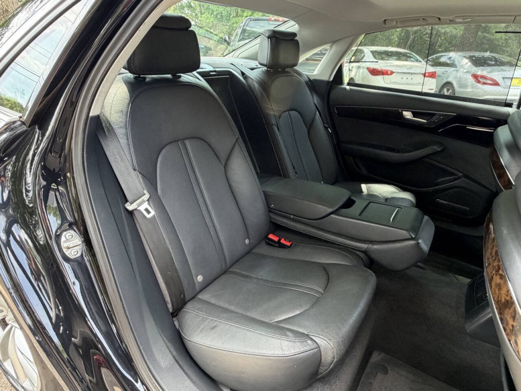 2012 Audi A8 Image 13