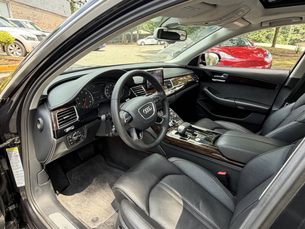 2012 Audi A8 Image 17