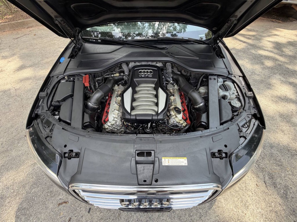2012 Audi A8 Image 33