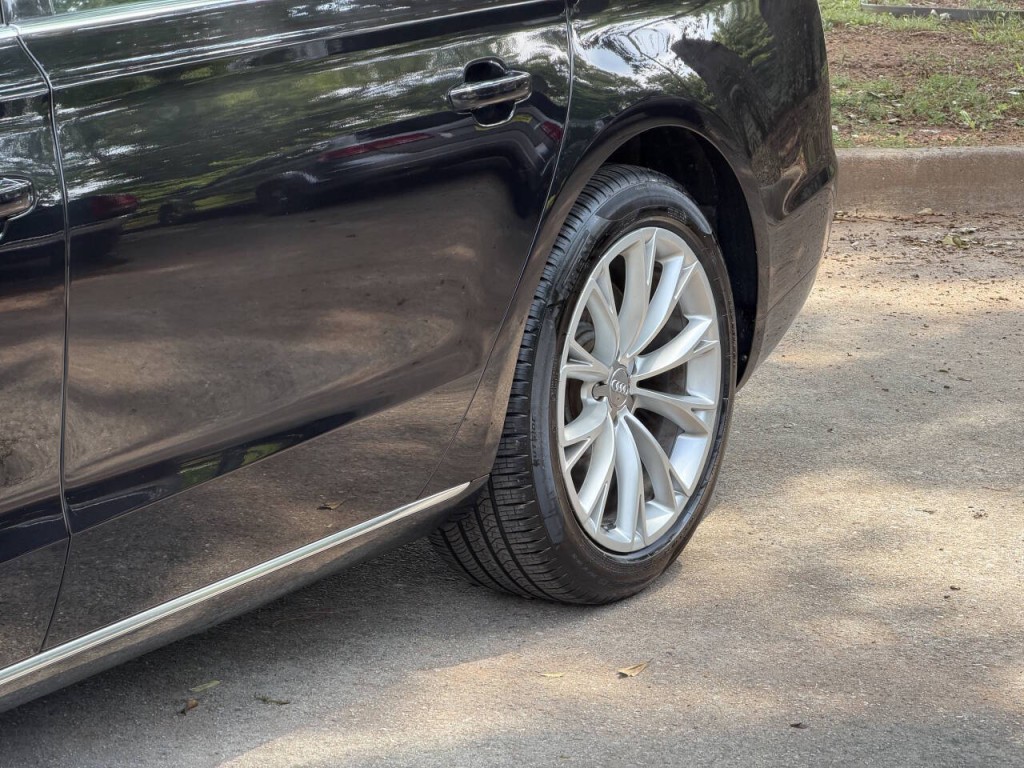 2012 Audi A8 Image 34