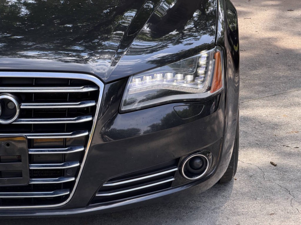 2012 Audi A8 Image 38