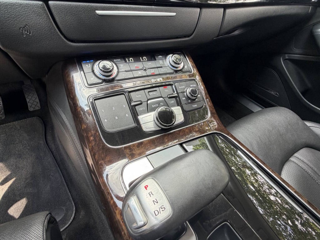 2012 Audi A8 Image 59